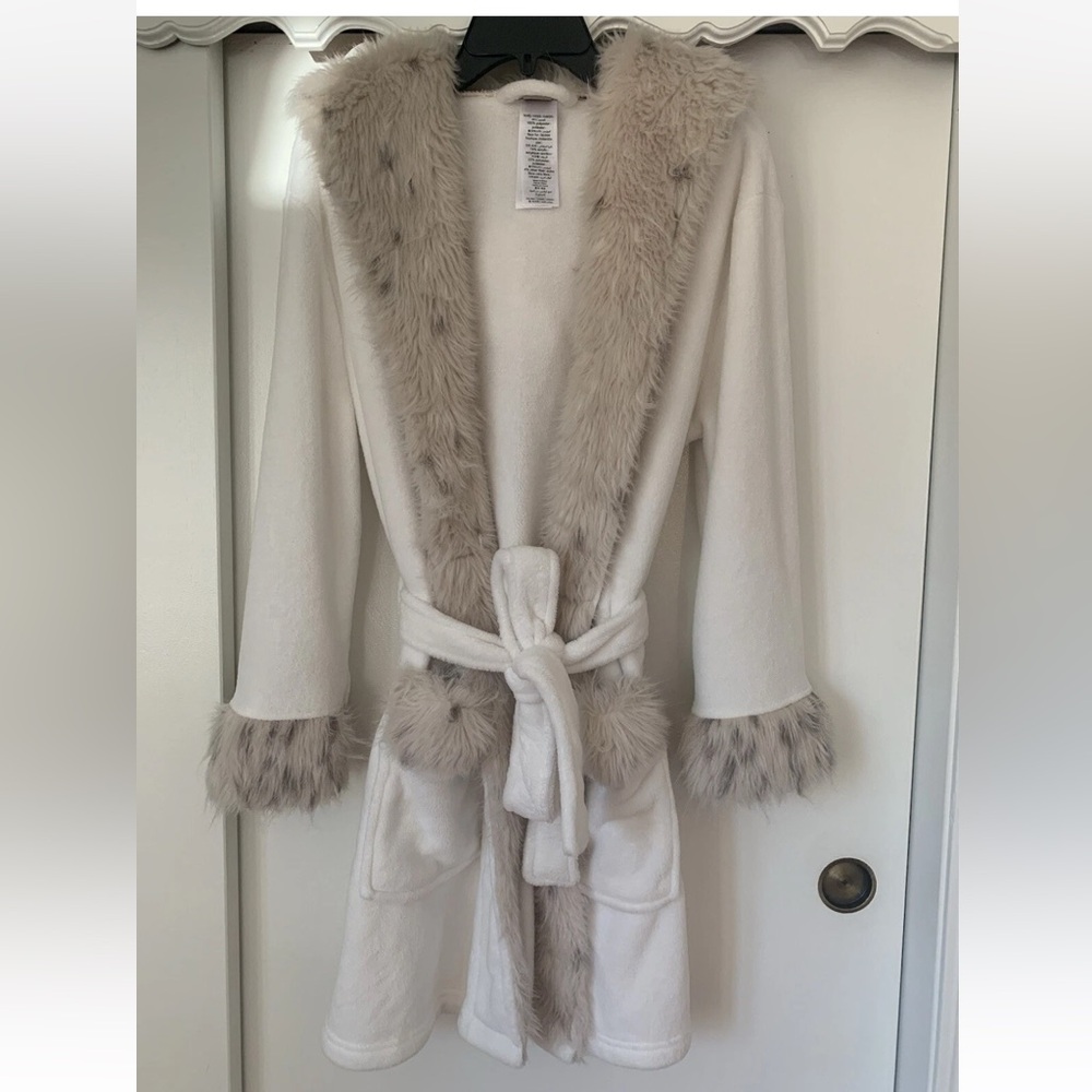 PB Teen Women's Plush Beige  and Gray Robe